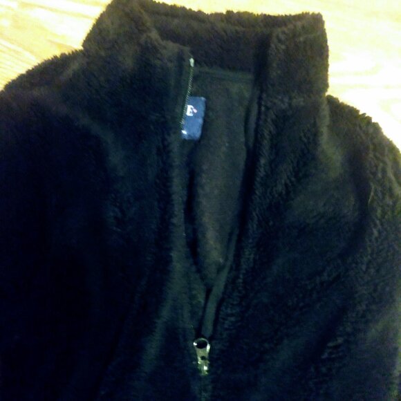 Little girl's size 7/8 Children's Place furry black jacket - Picture 4 of 7